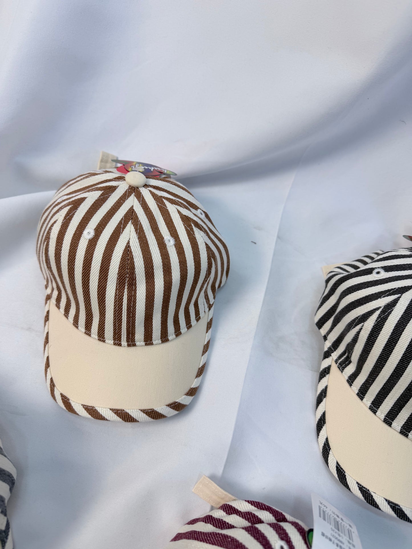 Cappellino bambino a righe regolabile (1–3 anni) – 5 colori