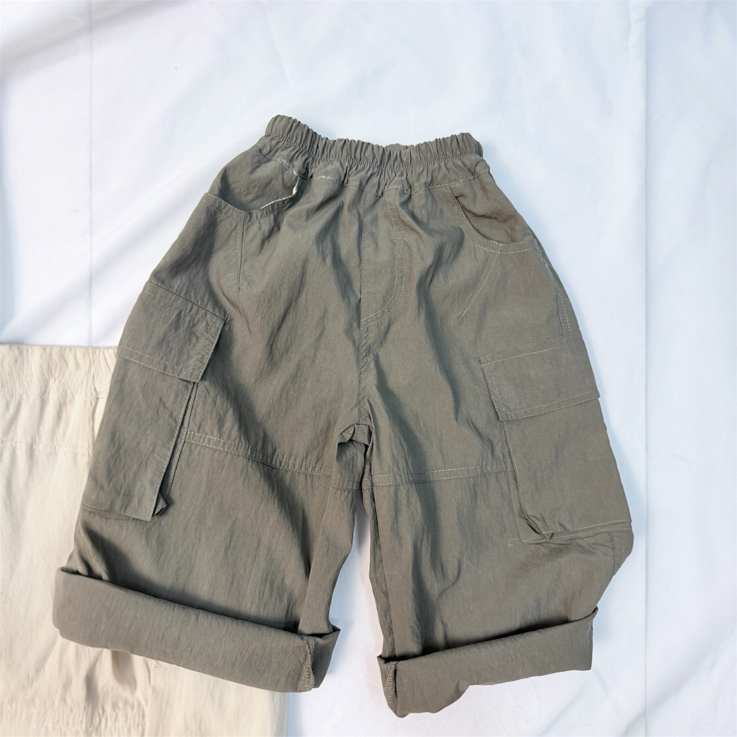 Pantalone cargo tessuto tecnico con tasconi laterali da 2 a 8 anni due varianti cod#083