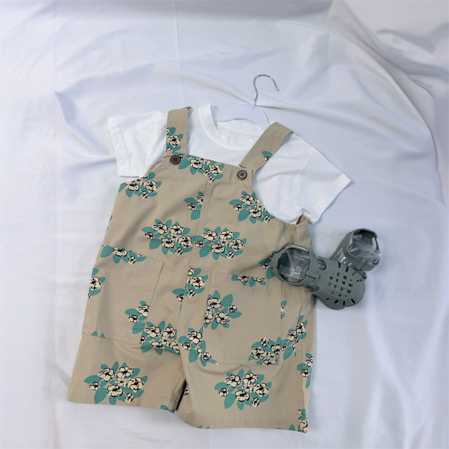 Salopetta in cotone fantasia floreale cod#080 18 mesi/7-8 anni