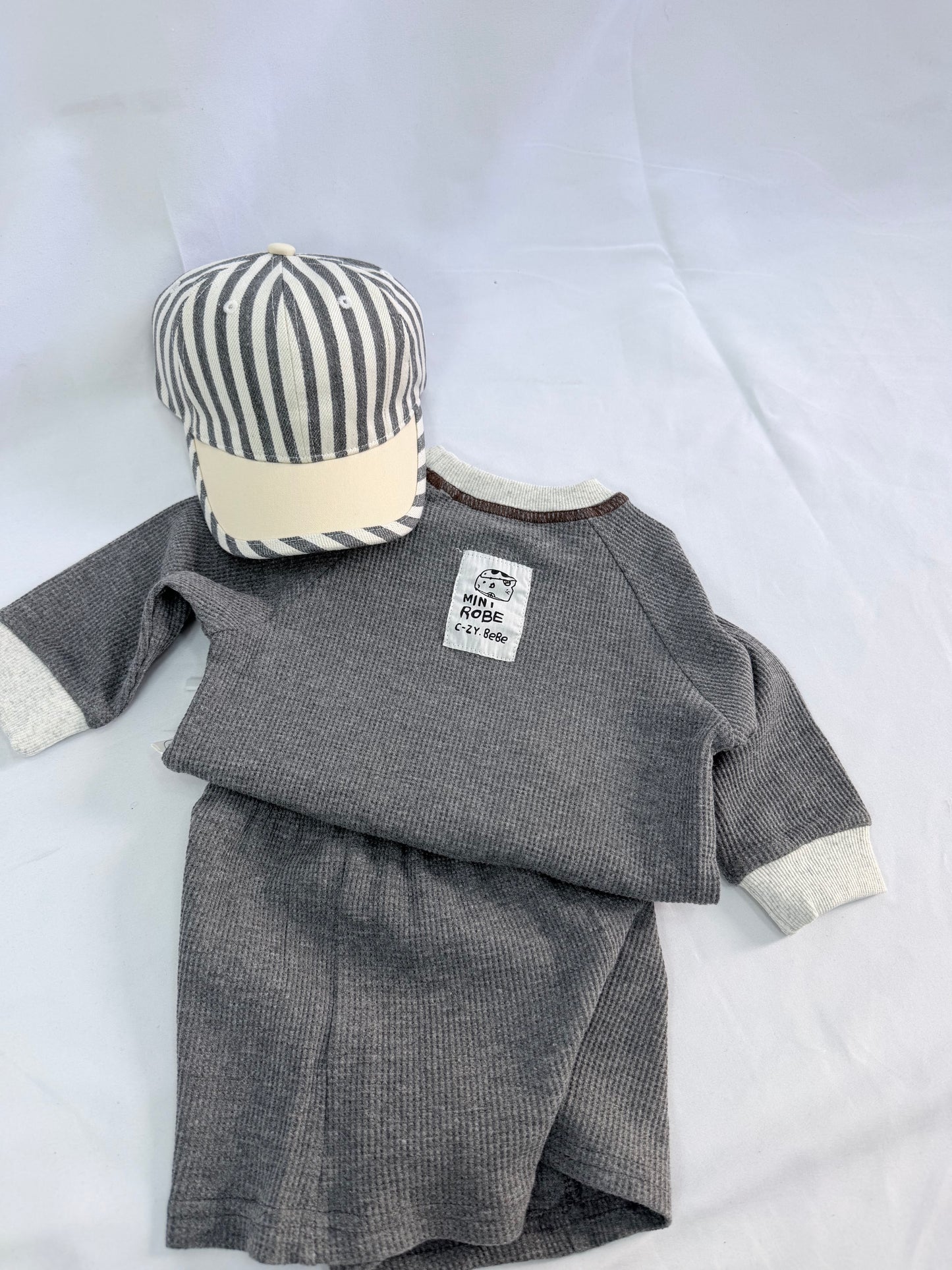 Set Baby shorts e felpina- due varianti 9/36 mesi cod#047