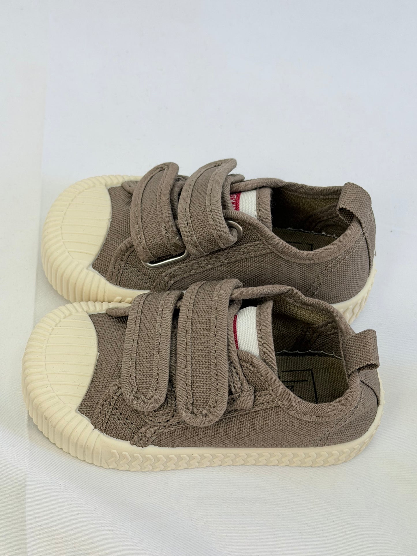 Sneakers in tela con strappo cod#050