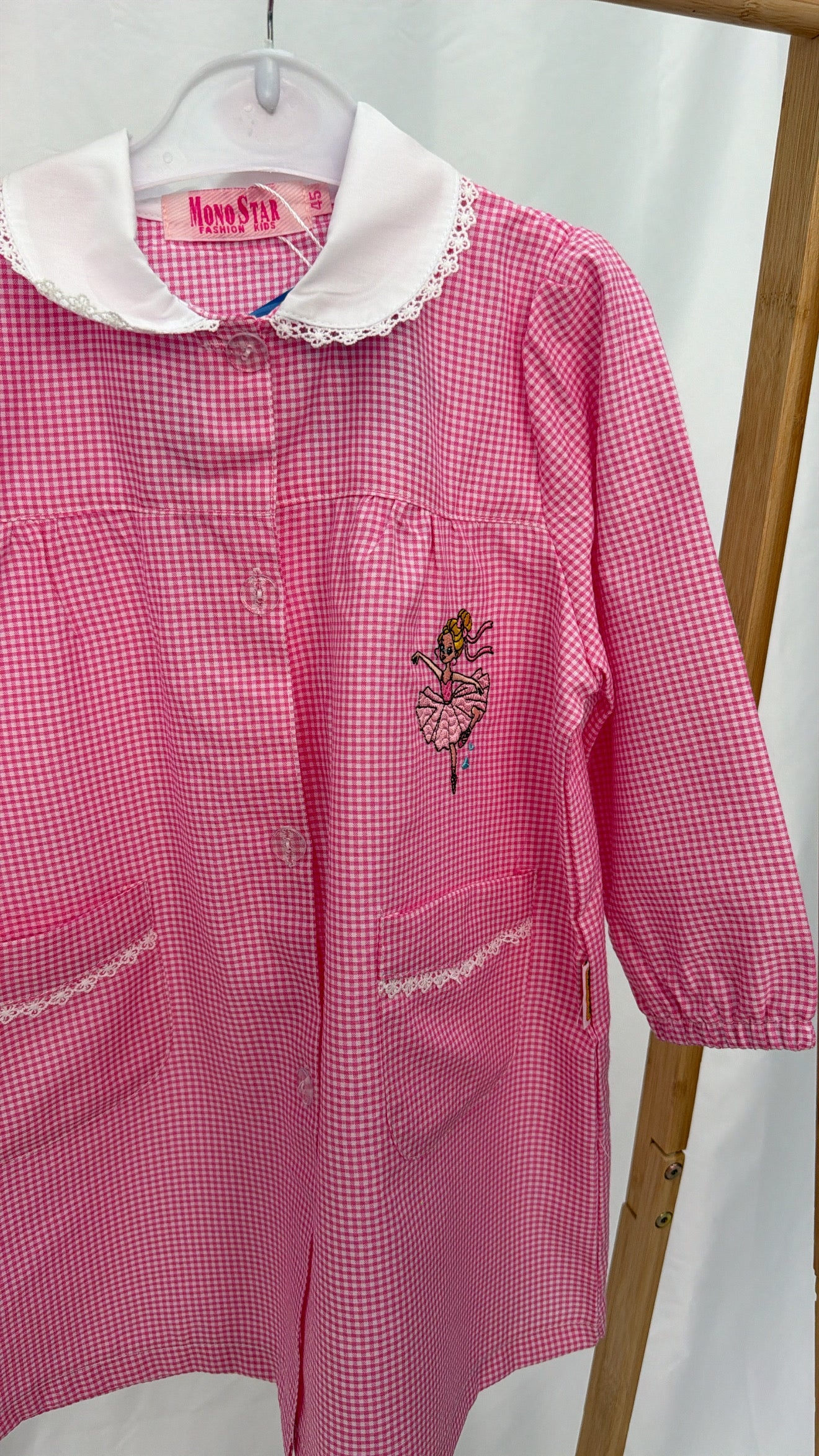 Grembiule asilo rosa ballerina con bottoni