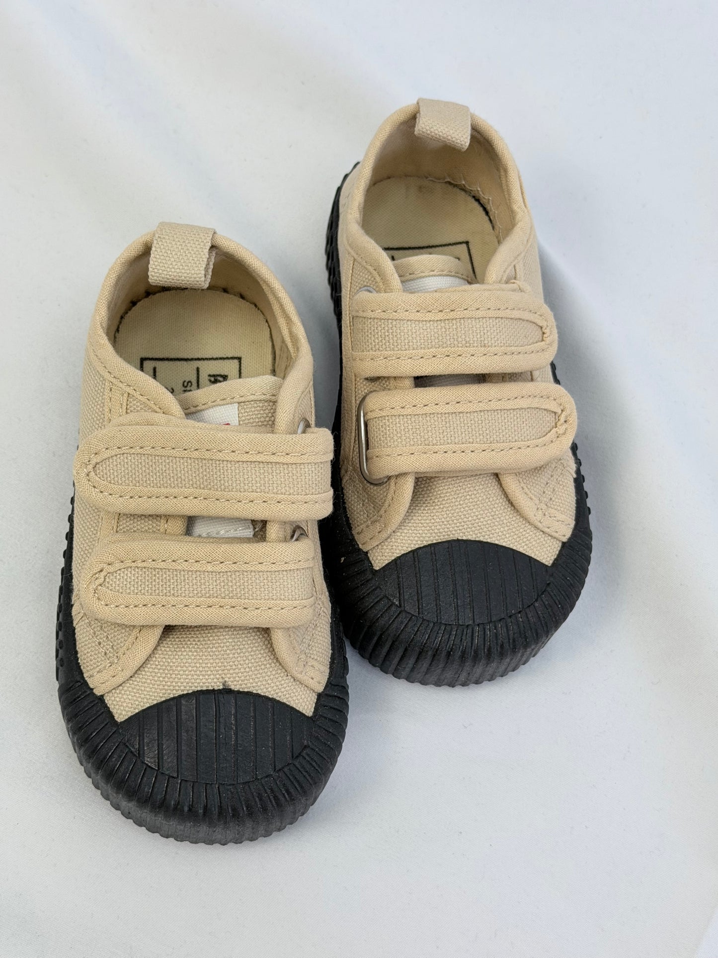 Sneakers in tela con strappo cod#050