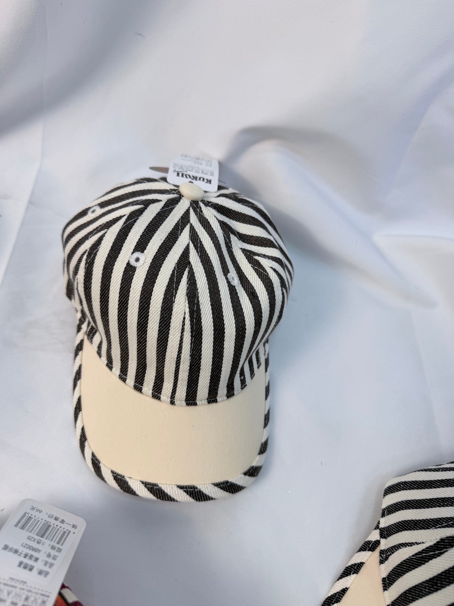 Cappellino bambino a righe regolabile (1–3 anni) – 5 colori