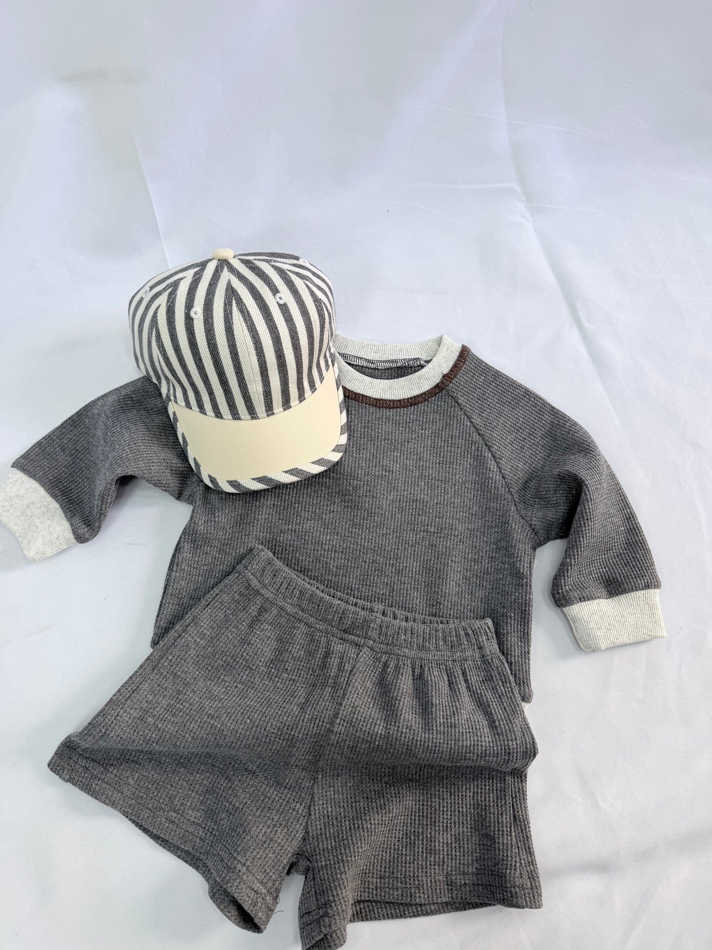 Set Baby shorts e felpina- due varianti 9/36 mesi cod#047