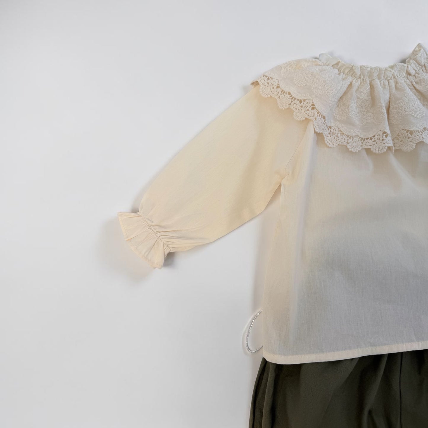Camicia Romantica in cotone con colletto in pizzo- avorio delicato cod#030