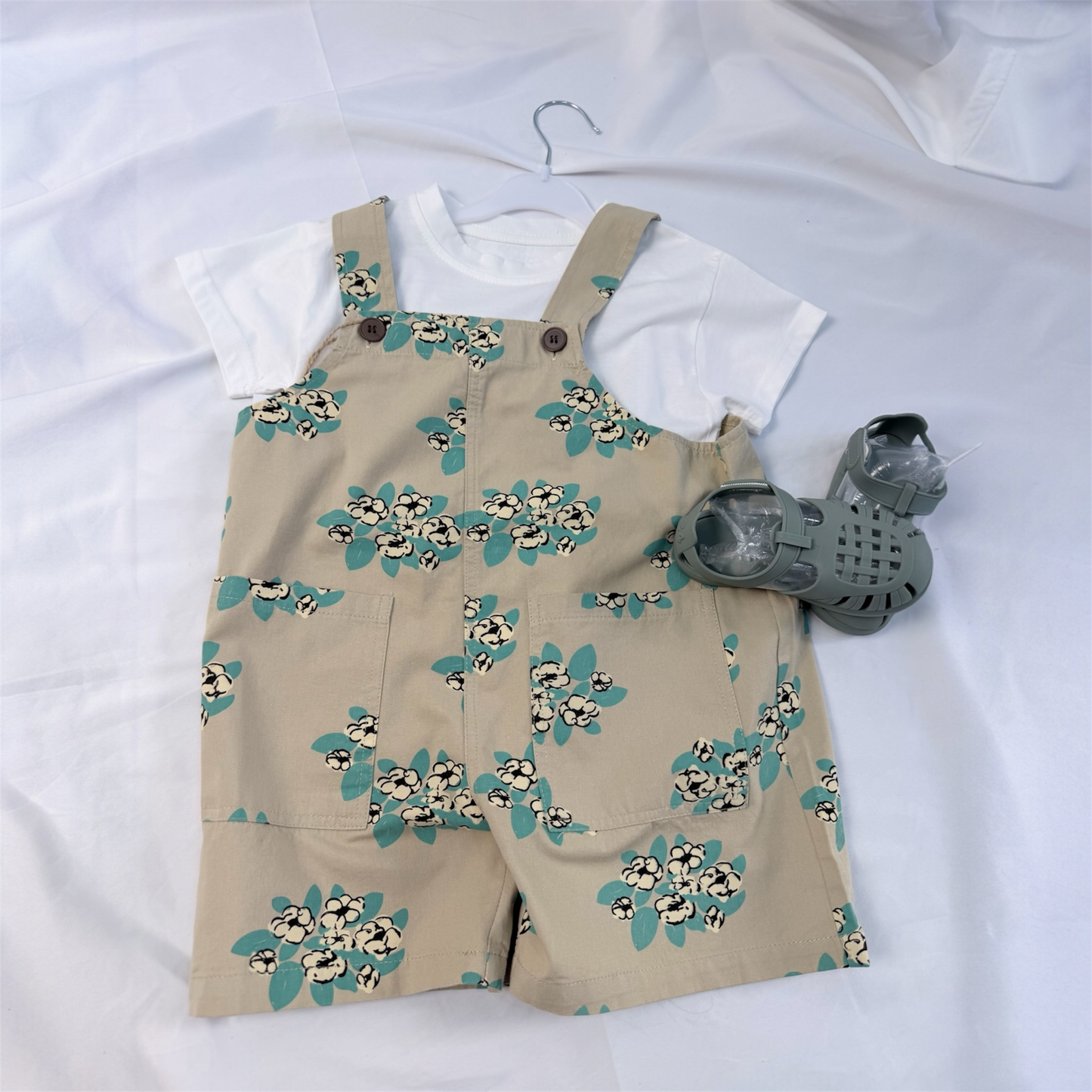 Salopetta in cotone fantasia floreale cod#080 18 mesi/7-8 anni
