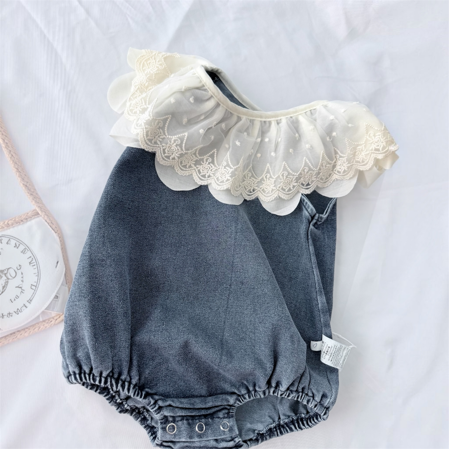 Pagliaccetto in denim con colletto ricamato cod#104
